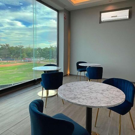 Esplendor By Wyndham Los Mochis Country Place Exterior photo