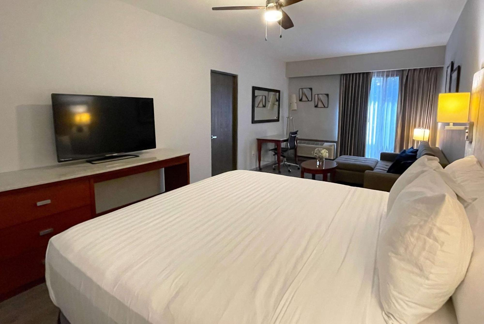 Esplendor By Wyndham Los Mochis Country Place Exterior photo